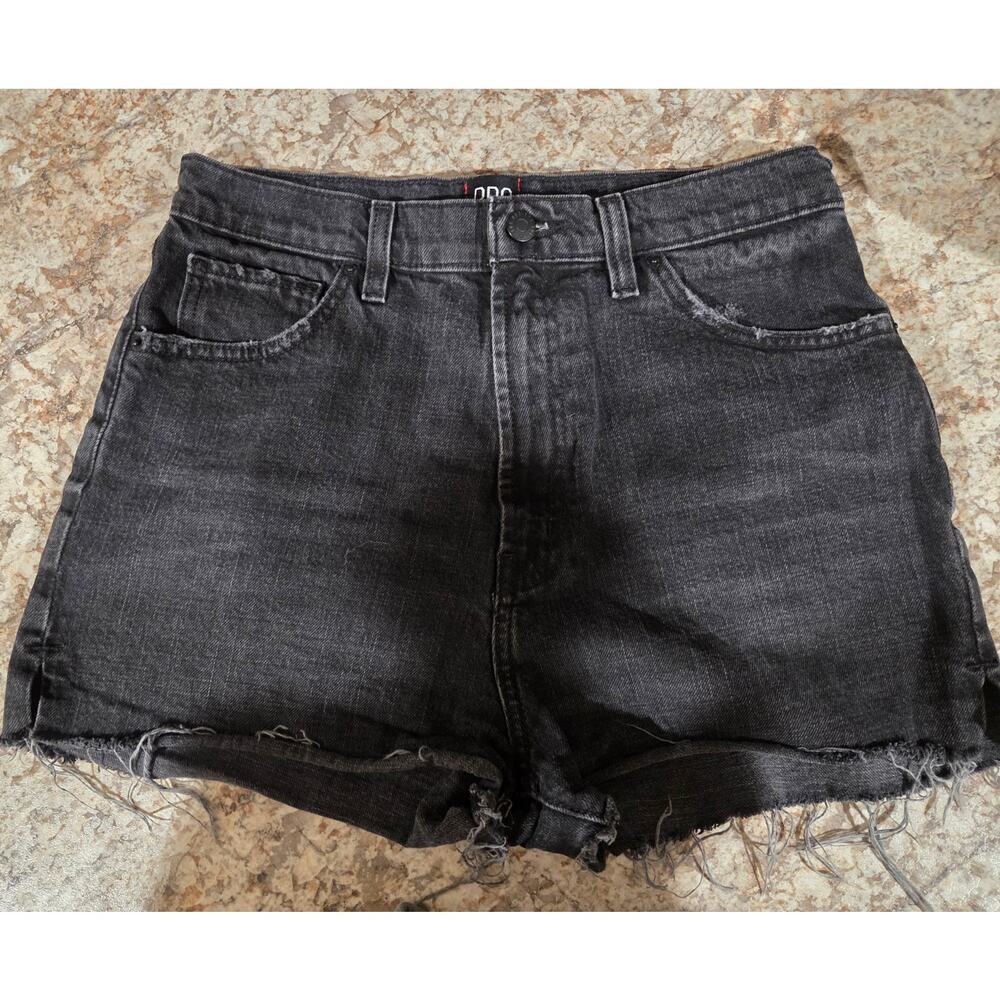 Urban Outfitters BDG Girlfriend High-Rise Denim Shorts Size 29 NWOT ❤️